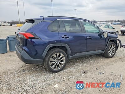 Trzecie zdjęcie samochodu z tyłu: 2019 TOYOTA RAV4 XLE PREMIUM VIN:2T3C1RFV4KW052733 - miniatura