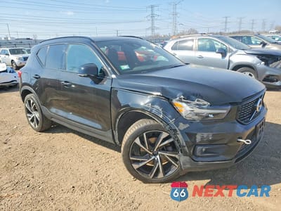 Czwarte zdjęcie samochodu z boku: 2019 VOLVO XC40 T5 R-DESIGN VIN:YV4162UM2K2085570 - miniatura