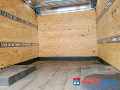 Zdjęcie 10 z 12 samochodu: 2023 CHEVROLET 3500 BOX TRUCK VIN:54DBDW1D2P5203418 - miniatura