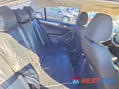 Zdjęcie 10 z 12 samochodu: 2015 VOLKSWAGEN JETTA BASE VIN:3VW1K7AJ9FM267560 - miniatura