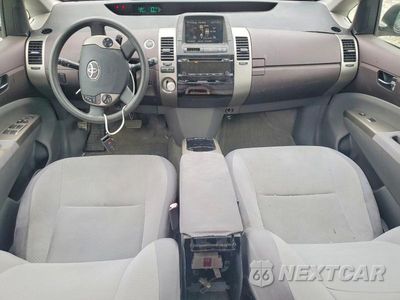 Zdjęcie 8 z 12 samochodu: 2005 TOYOTA PRIUS BASE VIN:JTDKB20U353108183 - miniatura