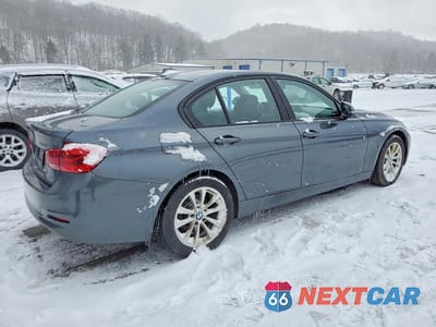 Trzecie zdjęcie samochodu z tyłu: 2017 BMW 320 XI VIN:WBA8E5G35HNU43354 - miniatura