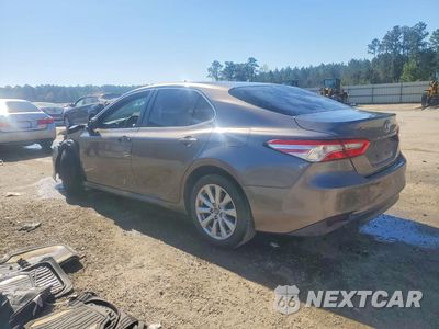 Drugie zdjęcie samochodu z przodu: 2018 TOYOTA CAMRY LE VIN:4T1B11HK1JU627409 - miniatura