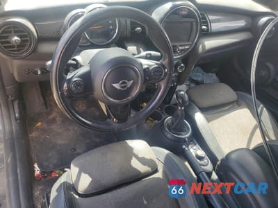 Zdjęcie 8 z 12 samochodu: 2016 MINI COOPER S VIN:WMWWG9C54G3C22423 - miniatura