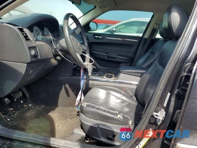 Zdjęcie 7 z 11 samochodu: 2010 CHRYSLER 300 TOURING VIN:2C3CA5CV1AH139795 - miniatura