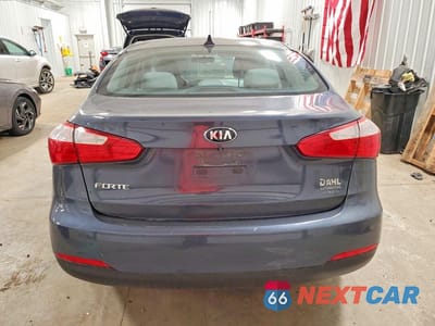 Zdjęcie 6 z 12 samochodu: 2016 KIA FORTE LX VIN:KNAFX4A60G5521214 - miniatura