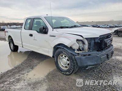 Czwarte zdjęcie samochodu z boku: 2019 FORD F150 SUPER CAB VIN:1FTEX1E58KKE16476 - miniatura