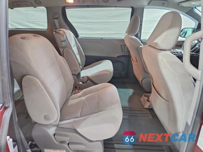 Zdjęcie 11 z 13 samochodu: 2017 TOYOTA SIENNA LE 8-PASSENGER VIN:5TDKZ3DC0HS872787 - miniatura