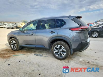 Drugie zdjęcie samochodu z przodu: 2021 NISSAN ROGUE SV VIN:5N1AT3BB2MC740158 - miniatura