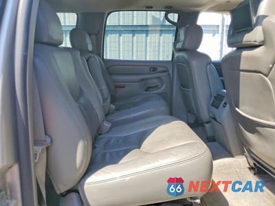 Zdjęcie 11 z 12 samochodu: 2005 GMC YUKON XL DENALI VIN:1GKFK66U95J266947 - miniatura