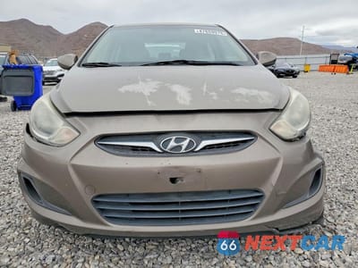 Piąte zdjęcie samochodu w środku: 2014 HYUNDAI ACCENT GLS VIN:KMHCT4AE1EU629364 - miniatura