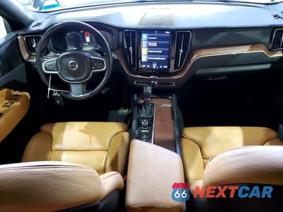 Zdjęcie 8 z 13 samochodu: 2019 VOLVO XC60 T5 VIN:LYV102RK4KB215634 - miniatura