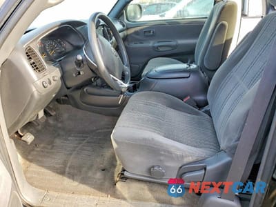 Zdjęcie 7 z 11 samochodu: 2003 TOYOTA TUNDRA SR5 VIN:5TBBT44133S378172 - miniatura