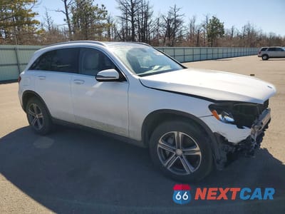Czwarte zdjęcie samochodu z boku: 2016 MERCEDES-BENZ GLC 300 4MATIC VIN:WDC0G4KBXGF047362 - miniatura