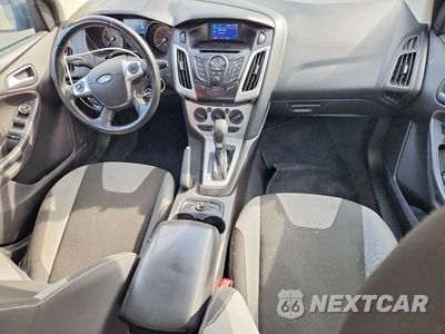 Zdjęcie 8 z 12 samochodu: 2014 FORD FOCUS SE VIN:1FADP3K20EL290409 - miniatura