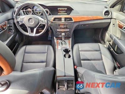 Zdjęcie 8 z 11 samochodu: 2013 MERCEDES-BENZ C 300 4MATIC VIN:WDDGF8AB0DR249692 - miniatura
