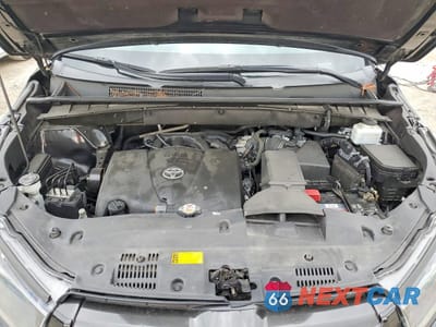 Zdjęcie 12 z 13 samochodu: 2019 TOYOTA HIGHLANDER SE VIN:5TDKZRFH4KS329848 - miniatura