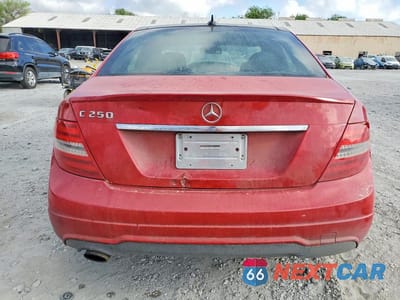 Zdjęcie 6 z 11 samochodu: 2013 MERCEDES-BENZ C 250 VIN:WDDGF4HB5DA797846 - miniatura