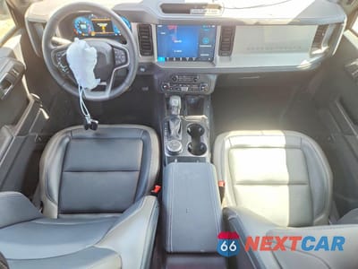 Zdjęcie 8 z 12 samochodu: 2025 FORD BRONCO OUTER BANKS VIN:1FMDE8BH4SLB27237 - miniatura