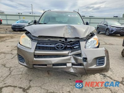 Piąte zdjęcie samochodu w środku: 2010 TOYOTA RAV4 BASE VIN:JTMJK4DV8A5087503 - miniatura