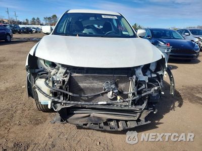 Piąte zdjęcie samochodu w środku: 2017 NISSAN ROGUE S VIN:KNMAT2MV8HP529874 - miniatura