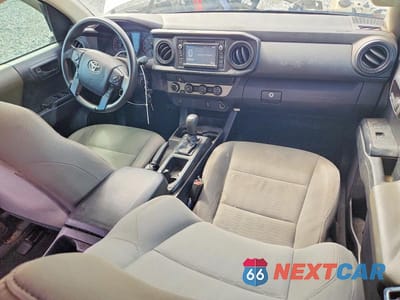 Zdjęcie 8 z 11 samochodu: 2019 TOYOTA TACOMA SR V6 VIN:3TMCZ5AN0KM210043 - miniatura