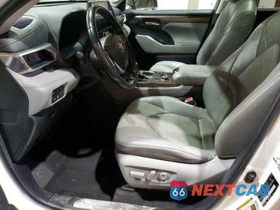 Zdjęcie 7 z 13 samochodu: 2023 TOYOTA HIGHLANDER PLATINUM VIN:5TDKDRBH1PS506156 - miniatura