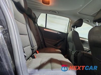 Zdjęcie 10 z 12 samochodu: 2013 VOLKSWAGEN GOLF VIN:WVWDM7AJ7DW051357 - miniatura