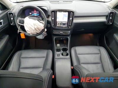 Zdjęcie 8 z 13 samochodu: 2025 VOLVO XC40 CORE VIN:YV4L12UJ2S2468924 - miniatura