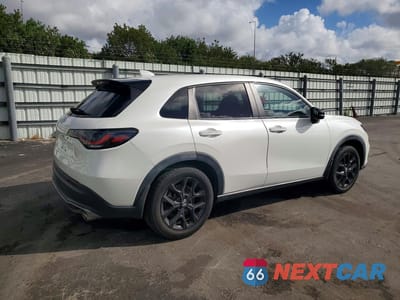 Trzecie zdjęcie samochodu z tyłu: 2023 HONDA HR-V SPORT VIN:3CZRZ1H55PM701797 - miniatura