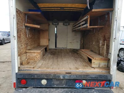 Zdjęcie 10 z 14 samochodu: 2005 CHEVROLET EXPRESS DELIVERY TRUCK VIN:1GBHG31V251162020 - miniatura