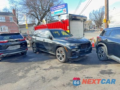 2020 BMW X7 M50I 5UXCX6C0XLLE35667 - główne zdjęcie licytacji z USA - miniatura