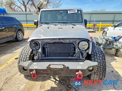 Piąte zdjęcie samochodu w środku: 2015 JEEP WRANGLER UNLIMITED SAHARA VIN:1C4BJWEG9FL547435 - miniatura