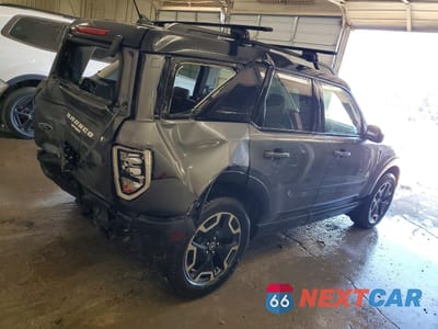 Trzecie zdjęcie samochodu z tyłu: 2021 FORD BRONCO SPORT OUTER BANKS VIN:3FMCR9C61MRA57624 - miniatura