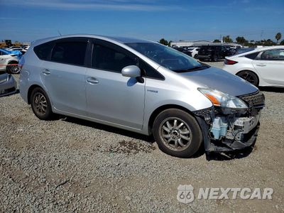 Czwarte zdjęcie samochodu z boku: 2013 TOYOTA PRIUS V THREE VIN:JTDZN3EU3D3257308 - miniatura