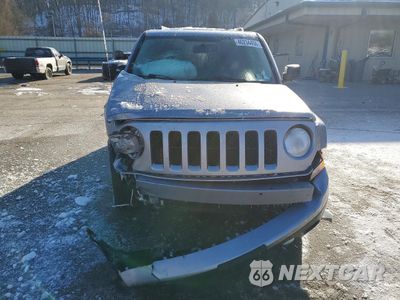 Piąte zdjęcie samochodu w środku: 2016 JEEP PATRIOT LATITUDE VIN:1C4NJRFB4GD632616 - miniatura