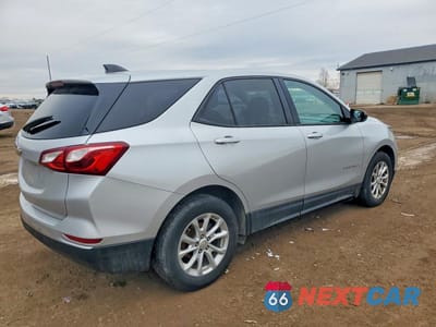 Trzecie zdjęcie samochodu z tyłu: 2018 CHEVROLET EQUINOX LS VIN:2GNAXHEV6J6307479 - miniatura