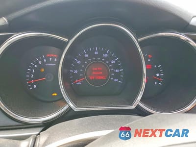 Zdjęcie 9 z 12 samochodu: 2013 KIA OPTIMA LX VIN:5XXGM4A74DG139848 - miniatura