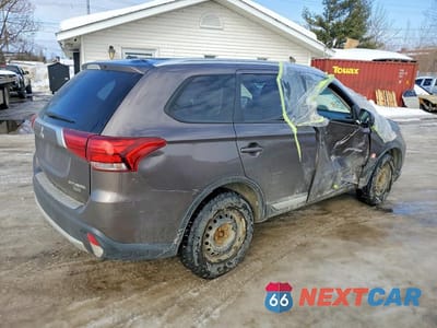 Trzecie zdjęcie samochodu z tyłu: 2016 MITSUBISHI OUTLANDER ES VIN:JA4AZ2A39GZ611353 - miniatura