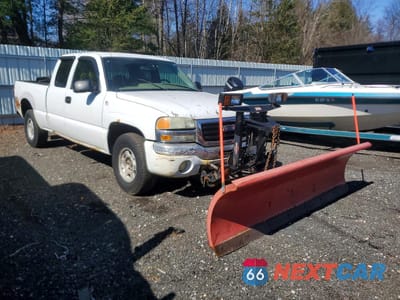 Czwarte zdjęcie samochodu z boku: 2004 GMC NEW SIERRA K1500 VIN:2GTEK19V341299224 - miniatura