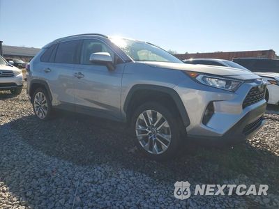 Czwarte zdjęcie samochodu z boku: 2019 TOYOTA RAV4 XLE PREMIUM VIN:2T3C1RFV8KC011880 - miniatura