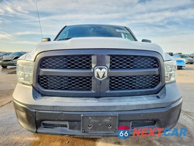 Piąte zdjęcie samochodu w środku: 2019 RAM 1500 CLASSIC TRADESMAN VIN:3C6JR6AT6KG719152 - miniatura