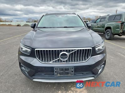 Piąte zdjęcie samochodu w środku: 2021 VOLVO XC40 T5 INSCRIPTION VIN:YV4162ULXM2401436 - miniatura