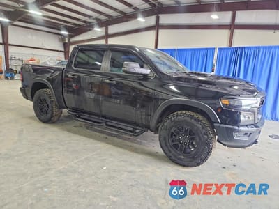 Czwarte zdjęcie samochodu z boku: 2025 RAM 1500 REBEL VIN:1C6SRFLPXSN522089 - miniatura
