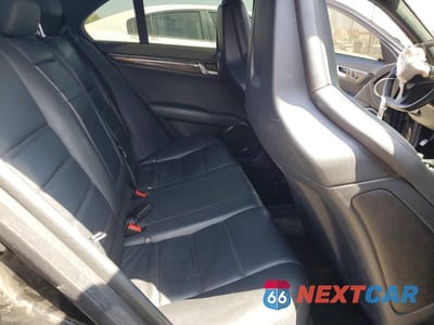 Zdjęcie 10 z 11 samochodu: 2009 MERCEDES-BENZ C 63 AMG VIN:WDDGF77X59F241724 - miniatura