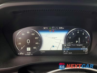 Zdjęcie 9 z 15 samochodu: 2021 VOLVO XC40 T5 R-DESIGN VIN:YV4162UMXM2434851 - miniatura