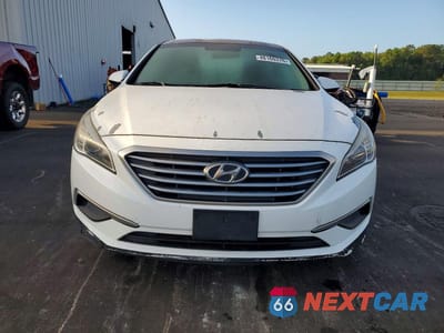Piąte zdjęcie samochodu w środku: 2017 HYUNDAI SONATA BASE VIN:5NPE24AF4HH563013 - miniatura