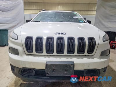 Piąte zdjęcie samochodu w środku: 2017 JEEP CHEROKEE SPORT VIN:1C4PJMAS0HW658705 - miniatura