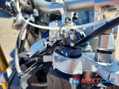Zdjęcie 8 z 9 samochodu: 2017 BMW S 1000 R VIN:WB10D6205HZ761793 - miniatura