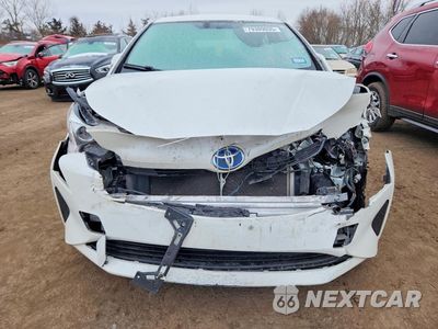 Piąte zdjęcie samochodu w środku: 2016 TOYOTA PRIUS THREE VIN:JTDKARFU9G3515074 - miniatura
